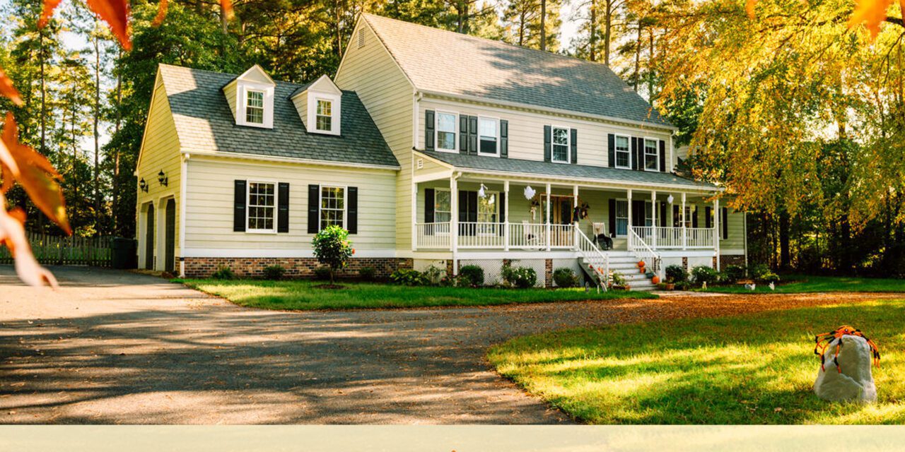 https://www.seabergconstruction.com/wp-content/uploads/2021/10/SeabergConstructionBlog_5ReasonsWhyFallIsForRoofReplacements-1280x640.jpg